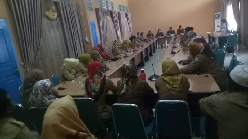 Suasana Pertemuan Komisi I DPRD Sarolangun dengan Guru PNS Non Sertifikasi Lalu