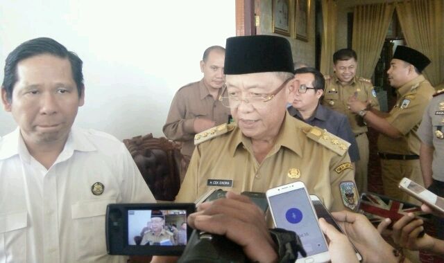Bupati, H Cek Endra dan Dirjen Migas , Alimuddin Baso Saat diwawancarai