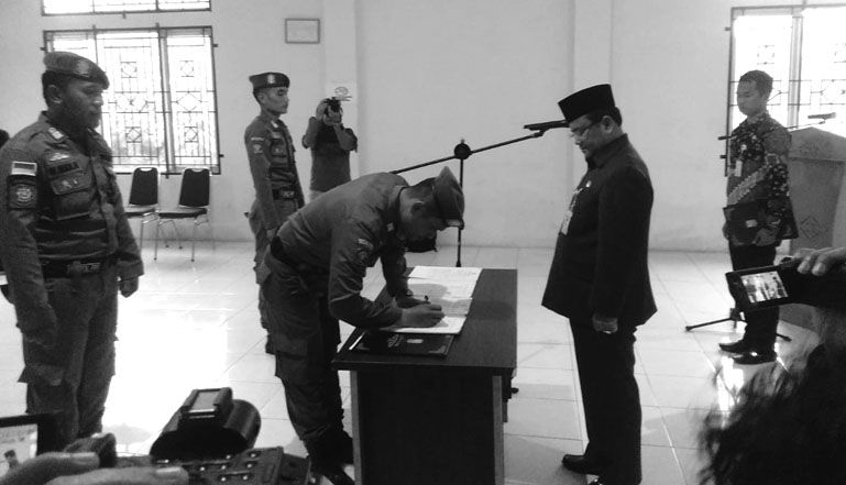 Wawako Saat Melantik 3 Pejabat Fungsional di Tubuh Satpol PP Jumat Lalu