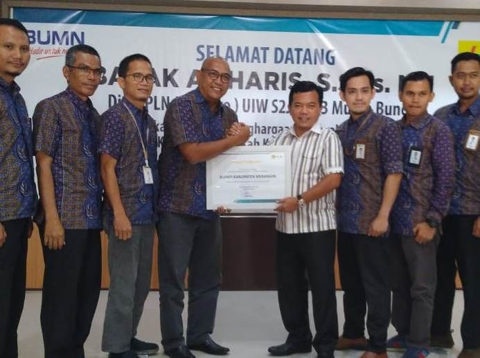 Bupati Merangin H Al Haris Terima Penghargaan dari PLN