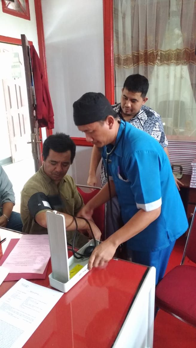 Tersangka OTT Penerimaan CPNS diperiksa Tim Dokter Kejari Muarojambi