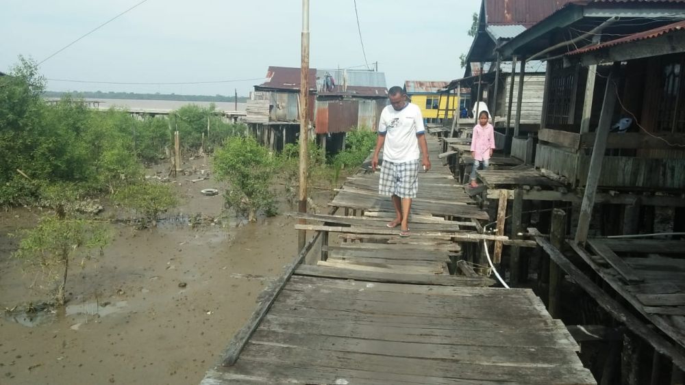Kondisi Jalan Jerambah Parit 6 Kampung Laut