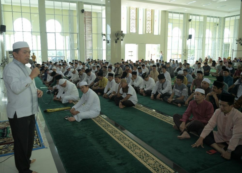 Bupati Merangin H Al Haris Memberikan Pengarahan Pada Pengajian ASN