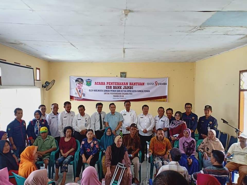 Foto Bersama Penyandang Disabilitas Sungai Penuh