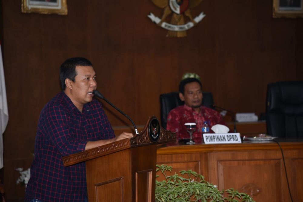 Bupati Tanjabtimur Memberikan Sambutan