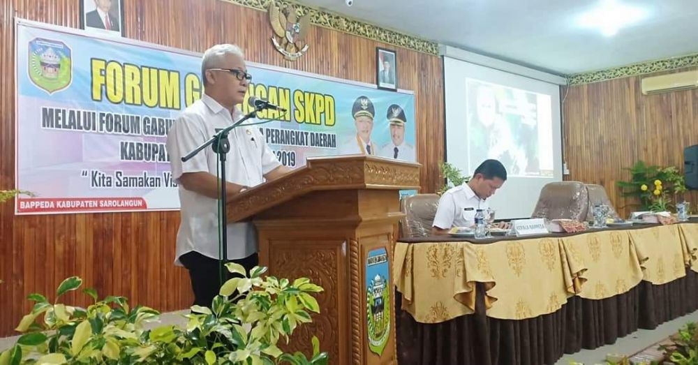 Asisten III Setda Pemkab Sarolangun, Azrian MSi dan Ir Dedy Hendry MSi