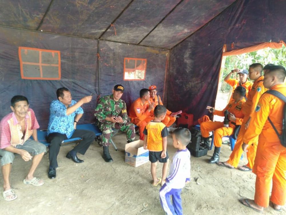 Tim Gabungan mencari zakariah yang tenggelam