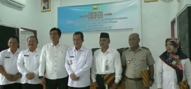 BBS dan Sekda Foto bersama kepala OPD