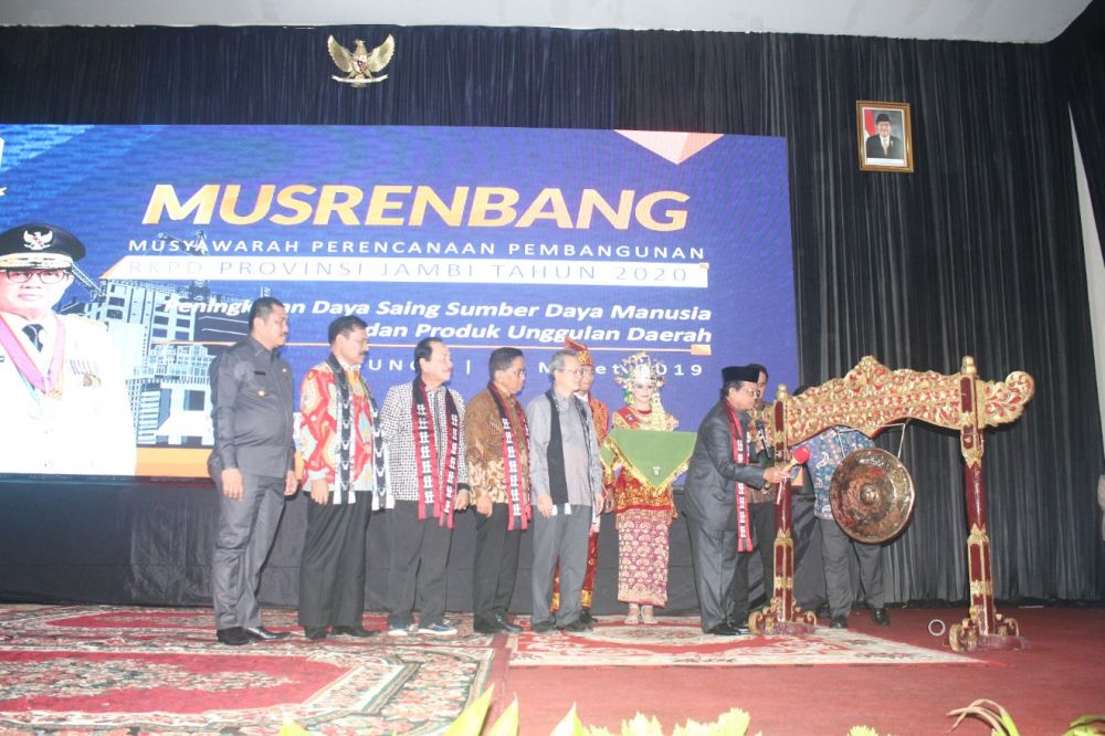 Gubernur Jambi Fachrori Umar membuka musrenbang RKPD Provinsi Jambi 2020