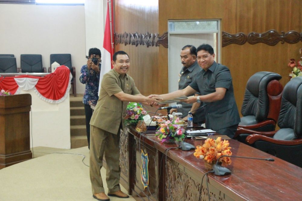 Rapat Paripurna Kedua Penyampaian Pemandangan Umum Fraksi atas LKPJ Bupati Tanjabbar 2018.
