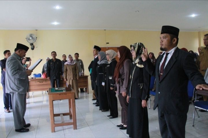 Wabup Melantik Pejabat