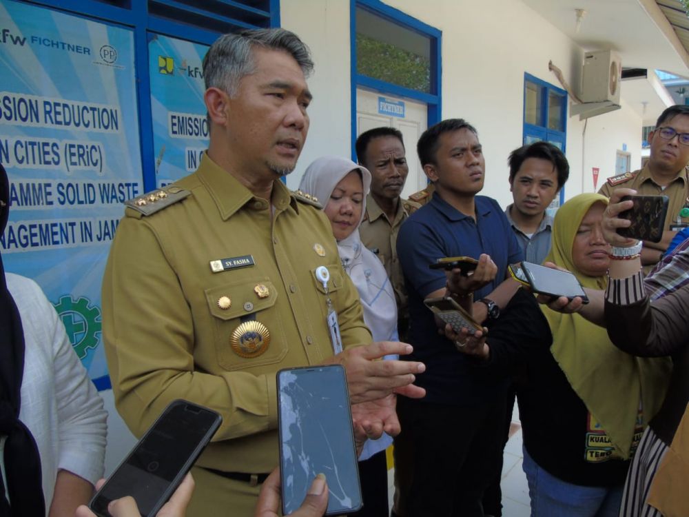 Fasha Memberi Keterangan Terkait BPJS