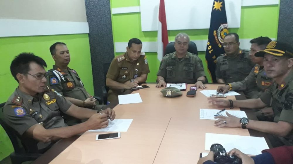 Kasat Pol PP bersama Anggota Pol PP Kota Jambi