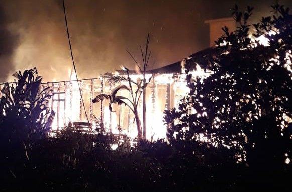 Rumah yang terbakar di Kualatungkal