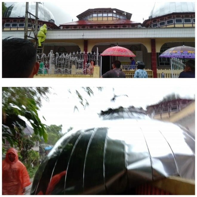 Kondisi kubah masjid usai diterpa angin kencang, kemarin sore