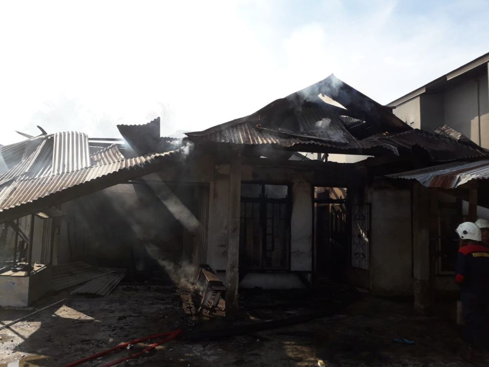 Rumah yang Hangus Terbakar