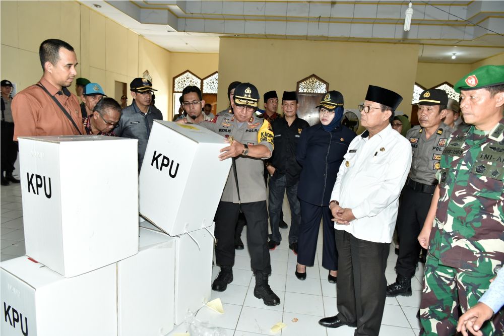 Gubernur memantau pelaksanaan Pemilu