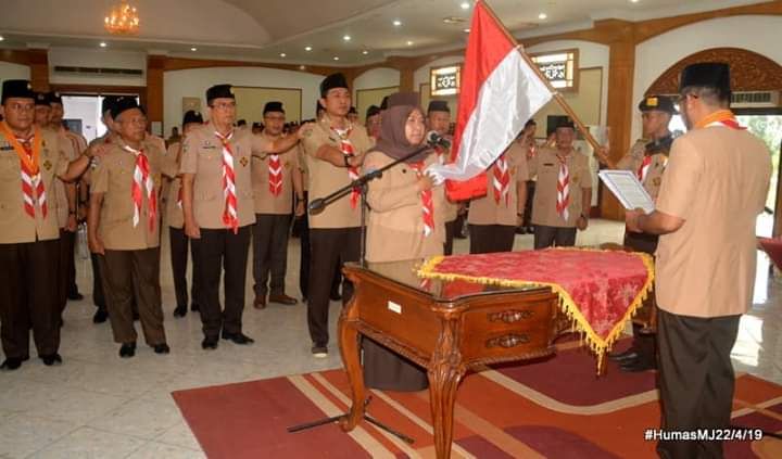 Bupati masnah ketika dilantik menjadi ketua pembimbing cabang gerakan pramuka
