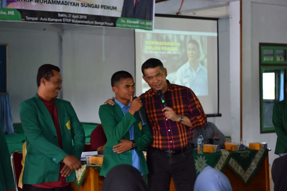 Walikota ketika menjadi pemateri di Kerinci
