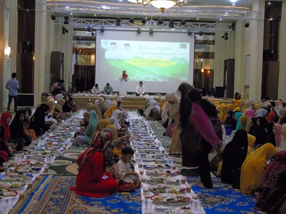 Fasha Buka Puasa bersama BKMT