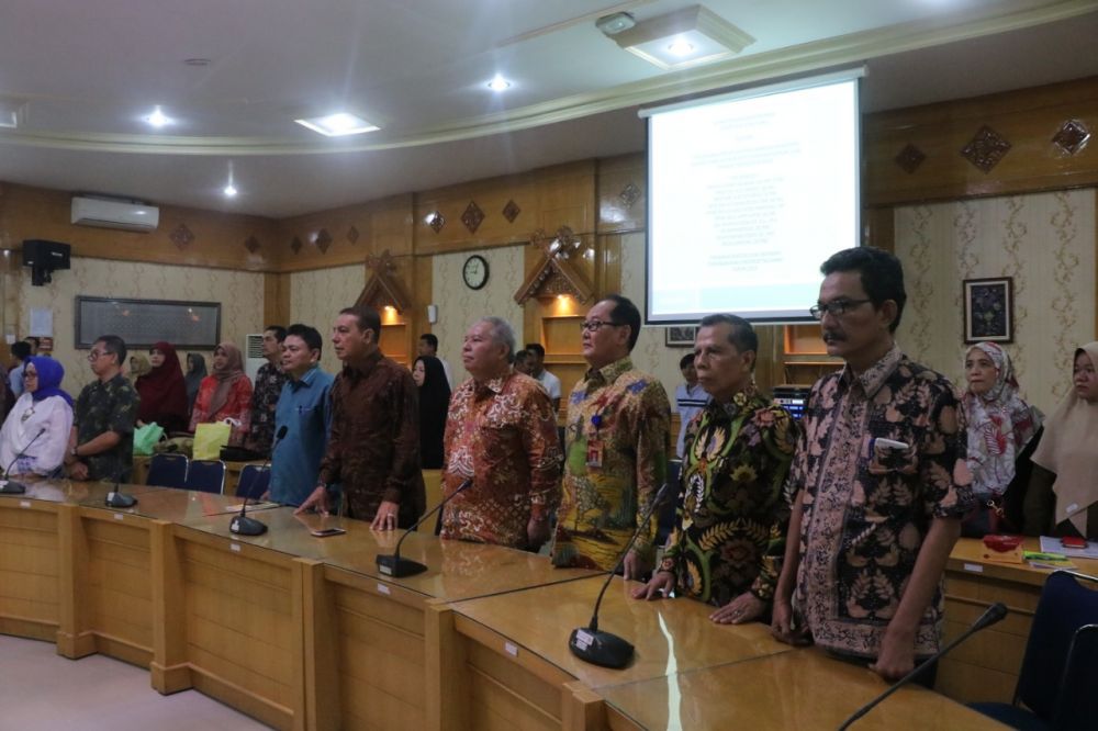 Bupati Safrial Hadiri Sidang 
Promosi Doktor Zulgani 