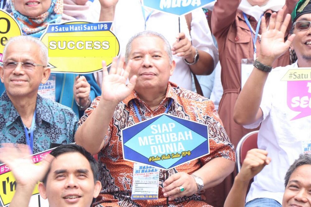 Bupati Safrial