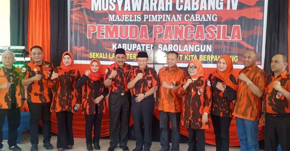 Cek Endra foto bersama pengurus PP Sarolangun.