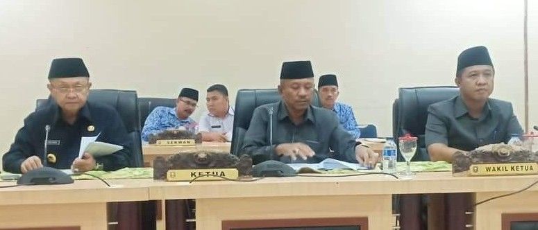 Bupati H Cek Endra bersama H Muhammad Syaihu dan H Hapis Hasbiallah SE
