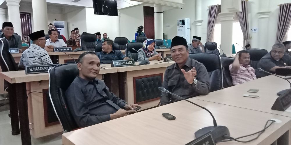 Suasana paripurna Tingkat II DPRD Kabupaten Sarolangun dengan agenda Laporan Banggar DPRD dan Penandatanganan Kesepakatan Bersama KUPA dan PPAS Perubahan APBD 2019,