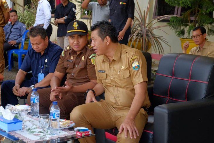 Sekda Fadhil menghadiri apel pergeseran pasukan Polres Muarojambi..
