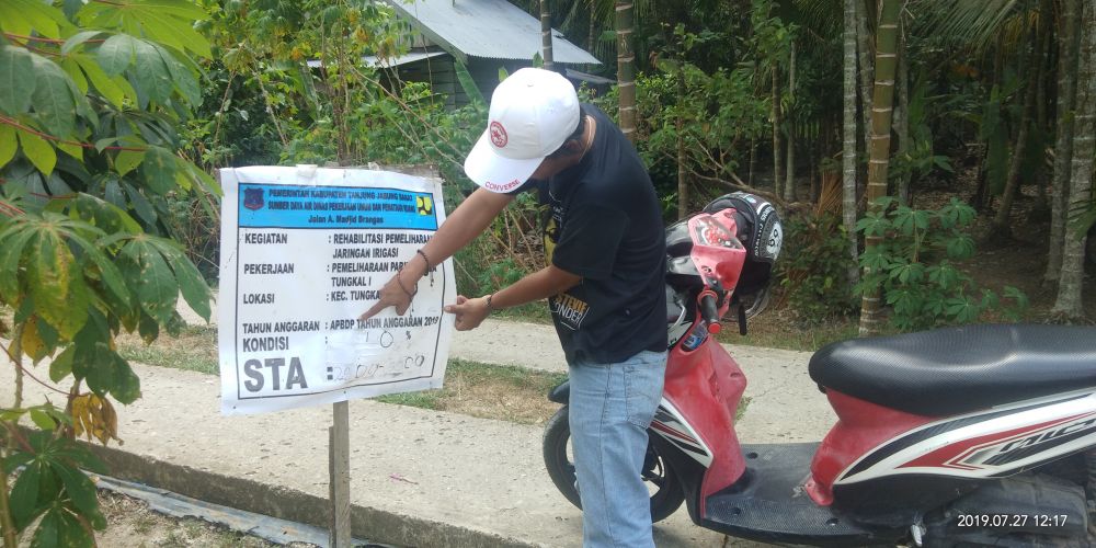 Salah satu papan proyek yang terpampang di salah satu lokasi pengerjaan proyek pemerintah.