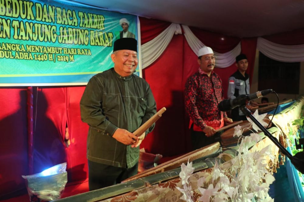 Bupati Tanjabbarat membuka festival bedug.