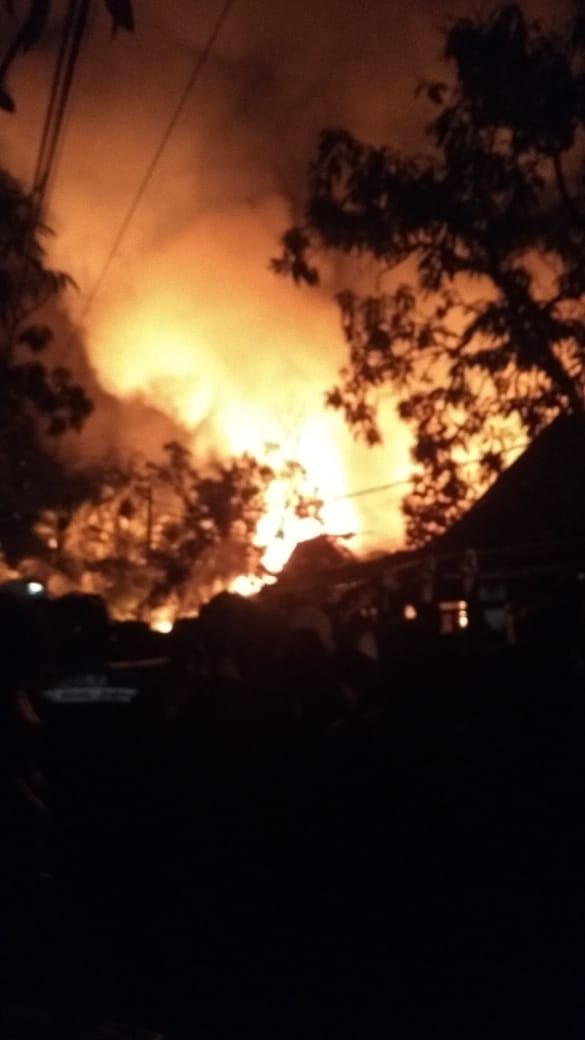 Api yang  di gang Kerinci Kualatungkal.
