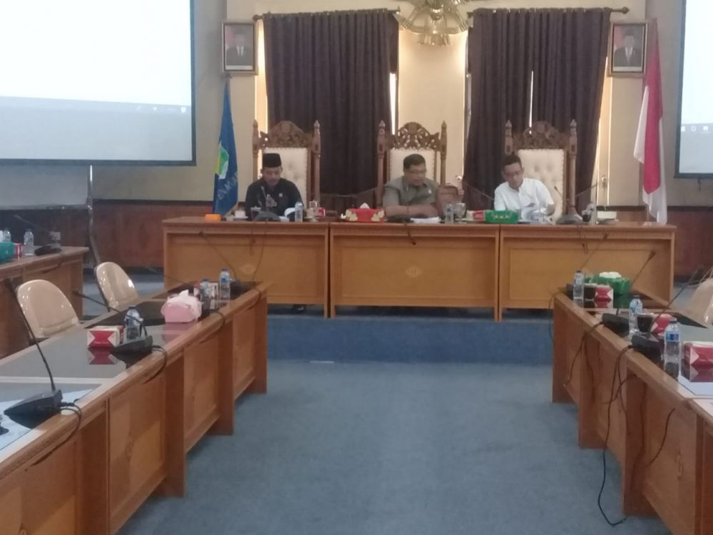 Jalannya rapat pembentukan Pansus DPRD Muarojambi.