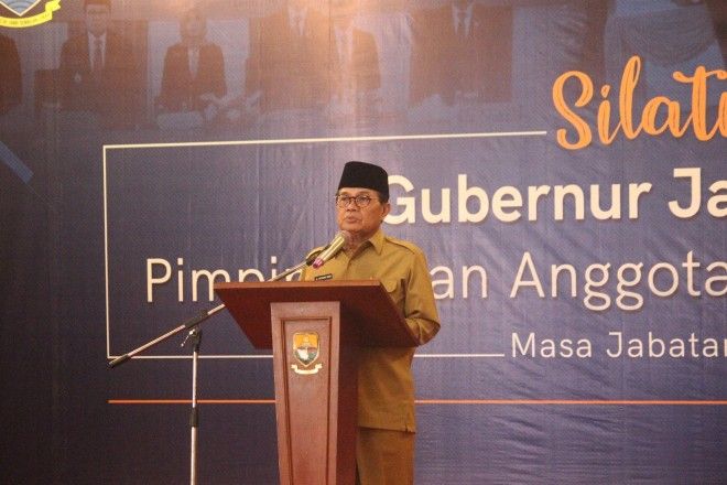 Sambutan Gubernur Jambi Fachrori di acara coffee morning bersama Anggota DPRD Provinsi Jambi.