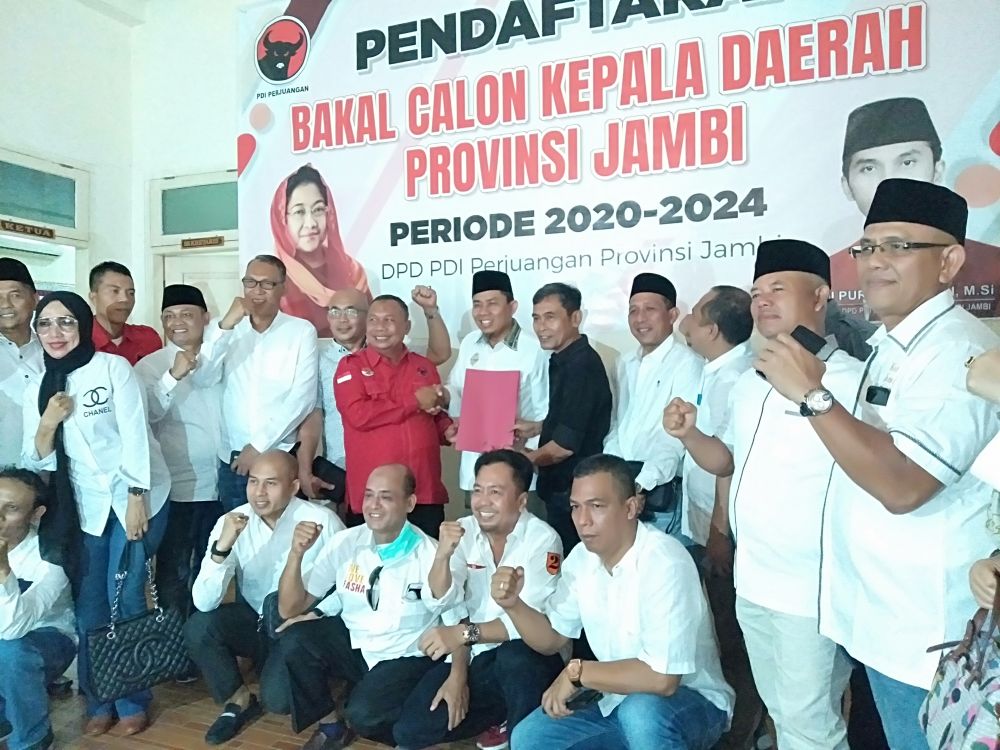 Rahman mewakili Fasha mengambil formulir ke PDIP.