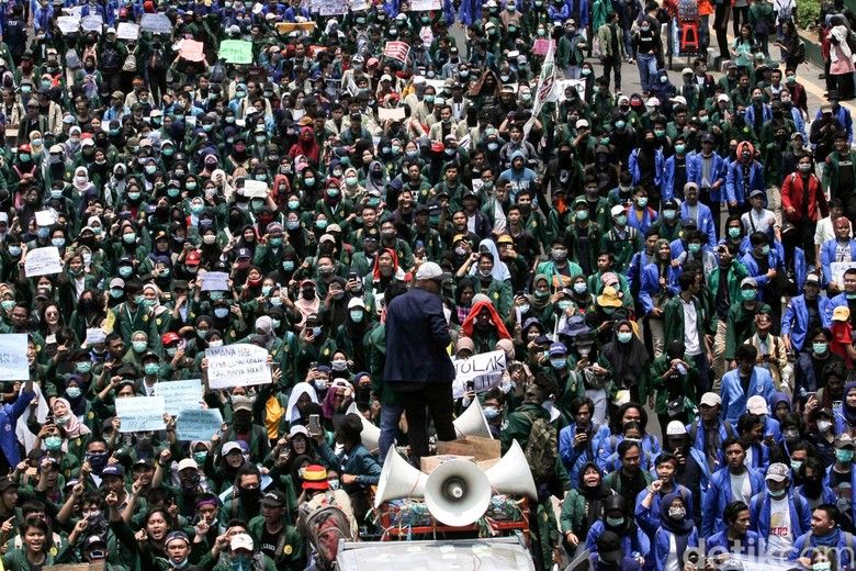 Ribuan Mahasiswa yang melakukan demo