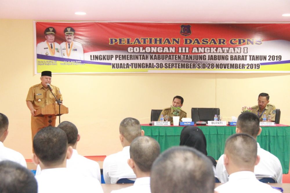 Bupati Safrial menbuka Latsar CPNS Tanjabbar.