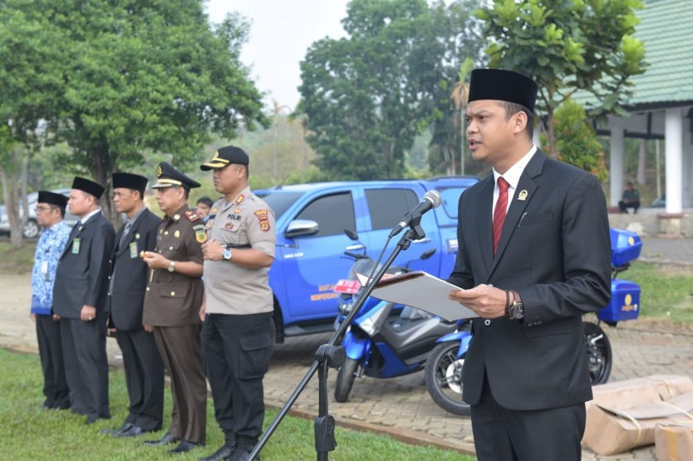Ketua DPRD Muarojambi membacakan ikrar kesaktian pancasila.