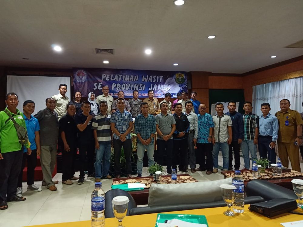 Pengurus PBSI Jambi foto bersama