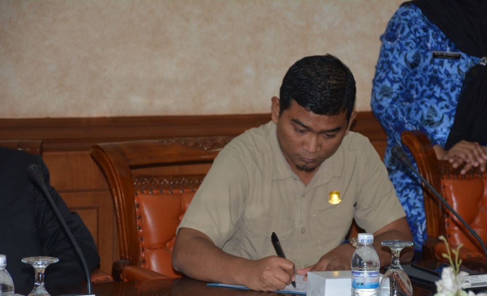 Wakil Ketua DPRD Provinsi Jambi Rocky Candra