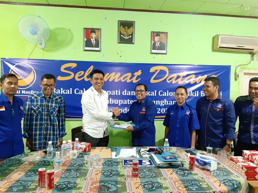 Fadhil ketika mendaftar di Partai Nasdem.