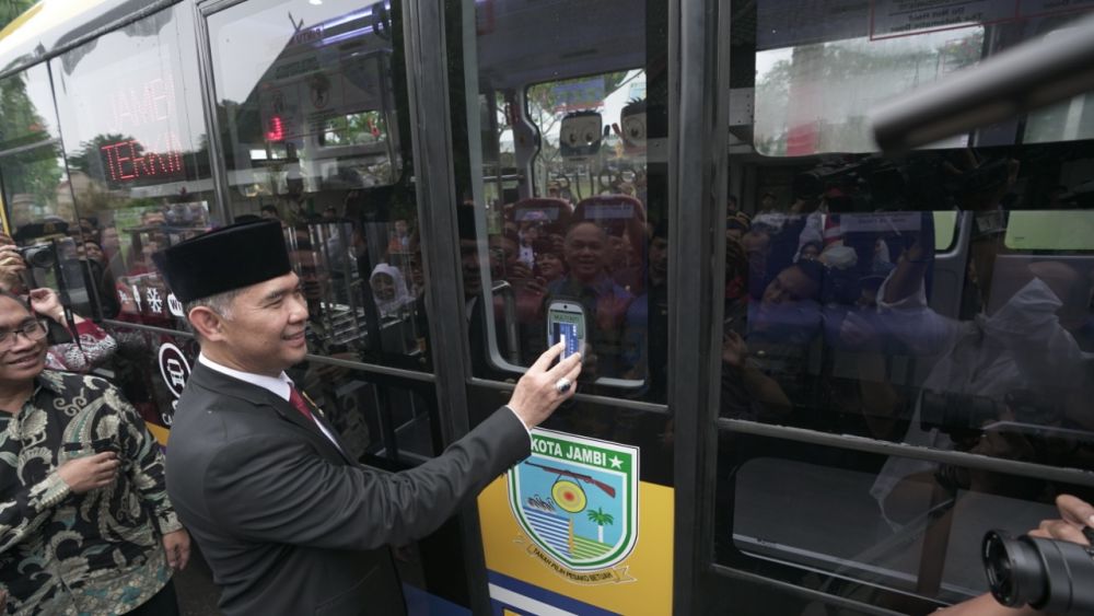 Peluncuran  Bus Koja Trans .