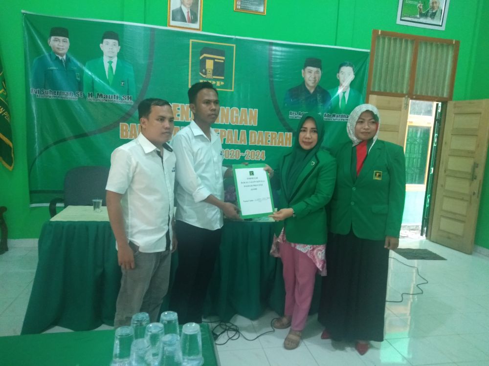 Tim Pemenangan AJB di kantor PPP.
