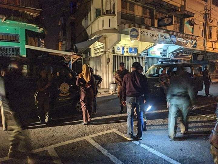Pol PP Kota Jambi mengadakan razia Waria.
