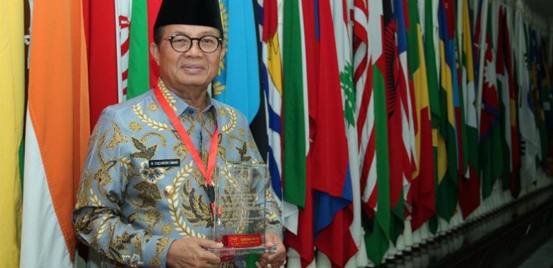 Gubernur Jambi Fachrori Umar