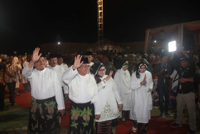 Pemembukaan MTQ ke-49 Tingkat Provinsi Jambi Tahun 2019 di Kabupaten Bungo, di Kecamatan Rimbo Tengah, Kabupaten Bungo, Sabtu (16/11) malam. 