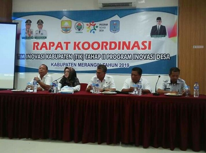 Rapat koordinasi TIK Program Inovasi Desa di ruang Aula Hotel Royal Desa Sungai Ulak, Kabupaten Merangin