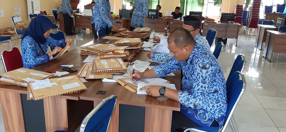 Berkas Penerimaan CPNS di BKPSDM Tanjabbar.
