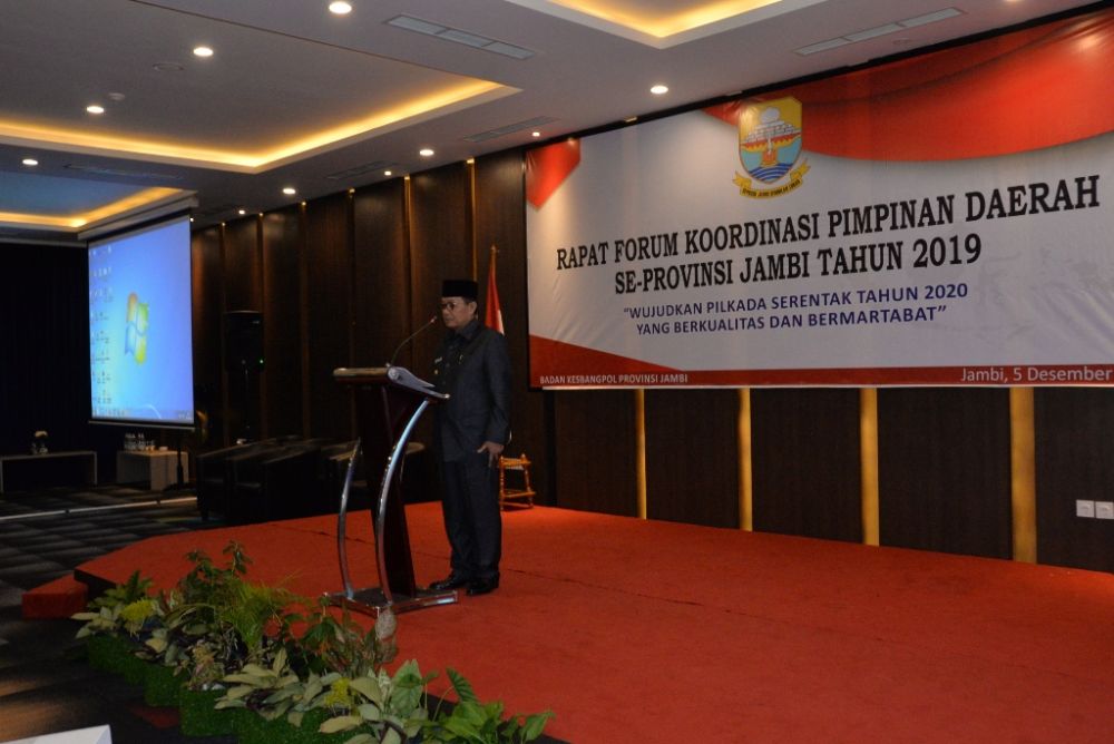Gubernur Fachrori Membuka Rapat Forum Koordinasi Pimpinan Daerah (Forkopimda) Se Provinsi Jambi Tahun 2019, di BW Luxury Hotel, Kamis (05/12/2019)